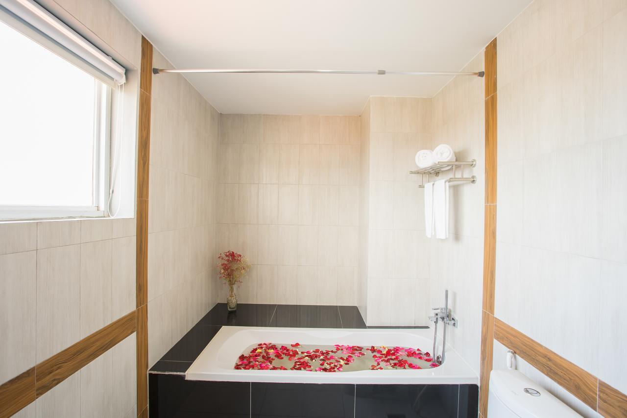 Kuch Oudom Hotel Пном Пен Екстериор снимка