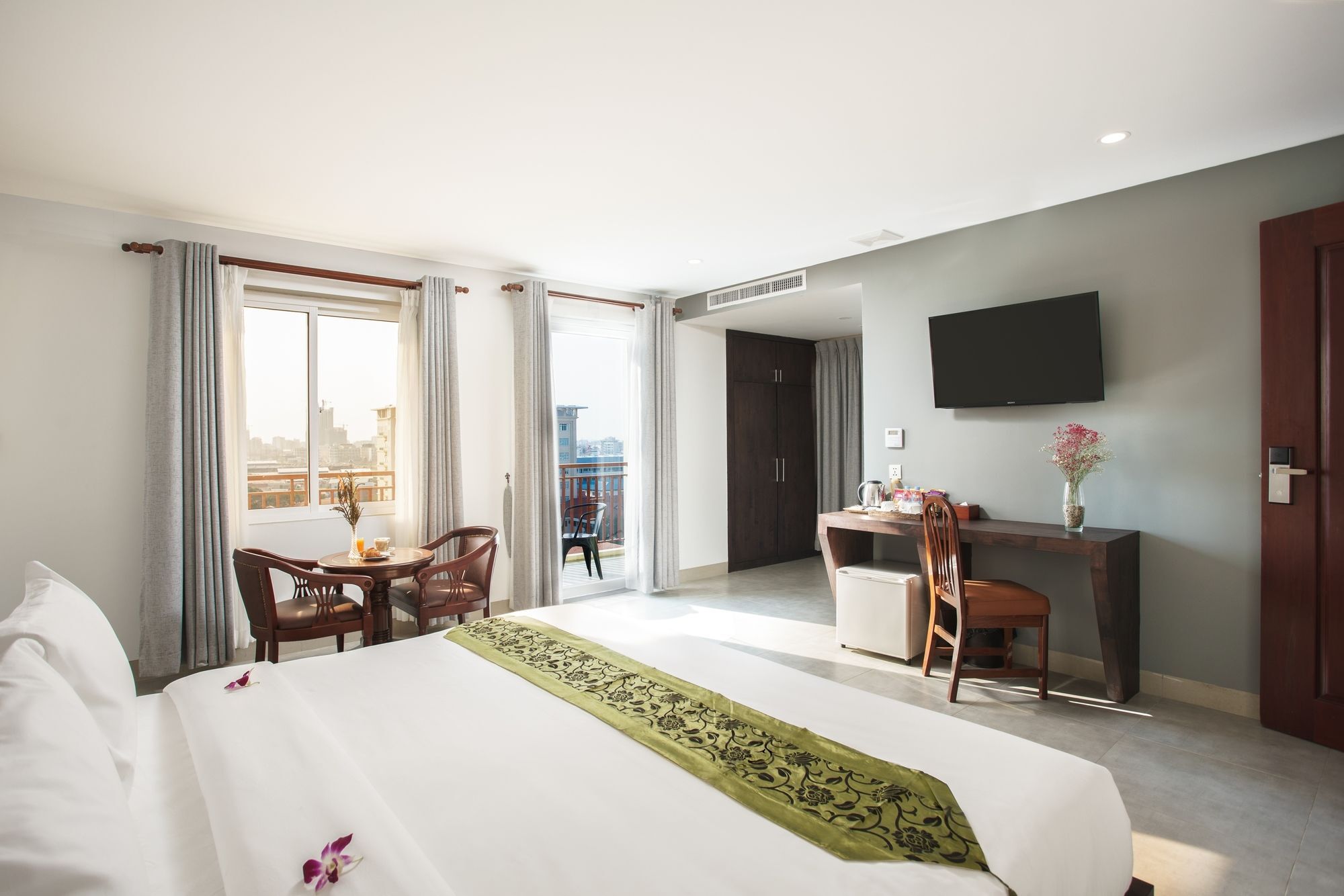 Kuch Oudom Hotel Пном Пен Екстериор снимка